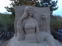 Sandfigur an der Promenade - Ihre-Ferienwohnungen-in-Zempin - Reiner Röttgen